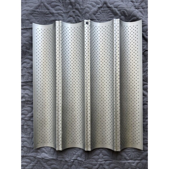 Anaeat Nonstick Perforated French Bread Baking Pan, 15"X 13" , Silver NEW - Picture 8 of 9